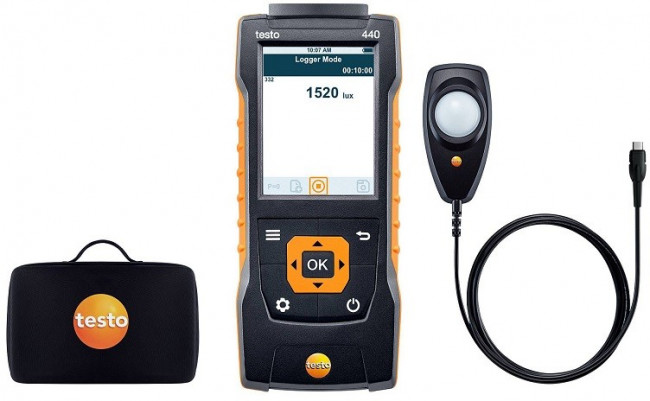 Комплект Testo 440 с люкс-зондом и кейсом Комплект Testo 440 с люкс-зондом и кейсом